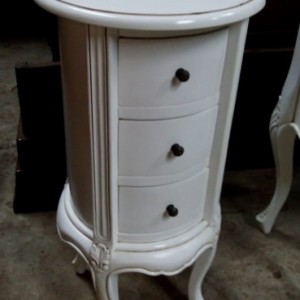 Shabby chic stilski antikni namještaj