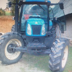 Prodam traktor New Holland TS110A electrocommand