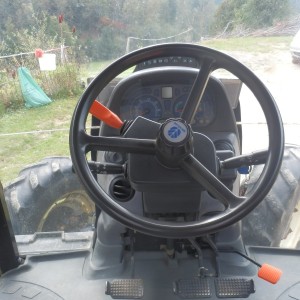 Prodam traktor New Holland TS110A electrocommand