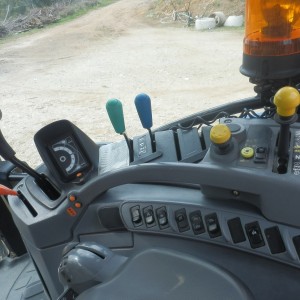 Prodam traktor New Holland TS110A electrocommand