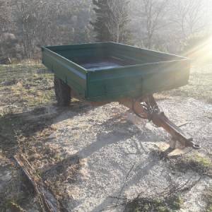 Prikolica kiper trostrani