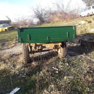 Prikolica kiper trostrani