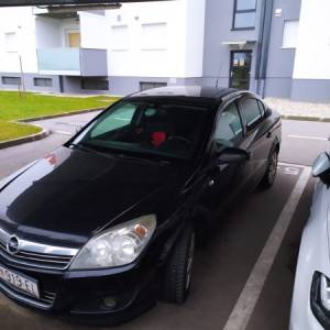 Vrlo povoljno Opel Astra H Sedan 1.6.i 80 kw 2008. godište