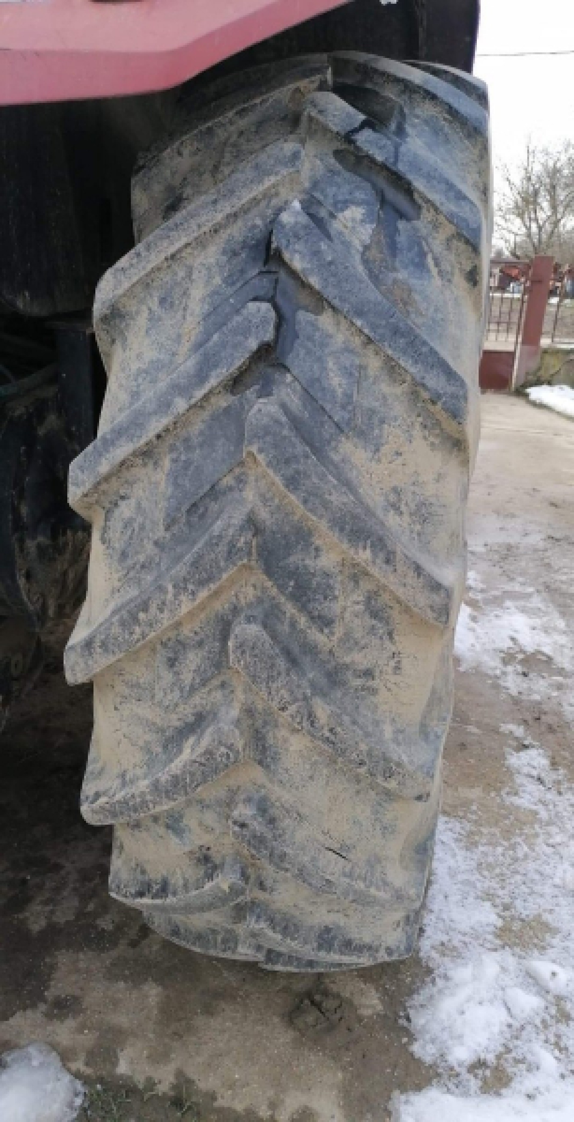 Gume 20.8r38 ili 520/85 r38
