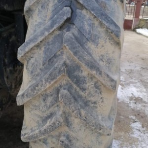 Gume 20.8r38 ili 520/85 r38