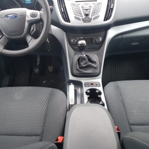 Prodajem Ford registriran god dana