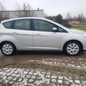 Prodajem Ford registriran god dana