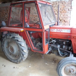 Prodajem traktor IMT 542