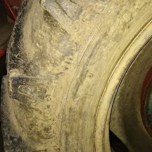 Zadnje gume za IMT 533/539 11,2-28