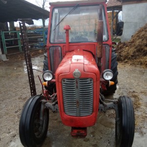 Traktor Imt