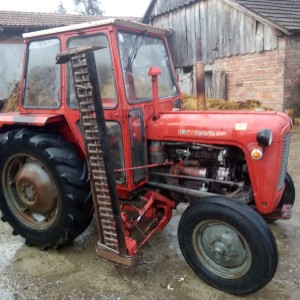 Traktor Imt