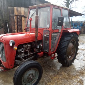 Traktor Imt