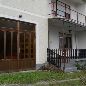 Obiteljska kuća