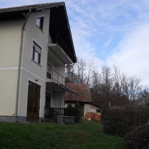 Obiteljska kuća