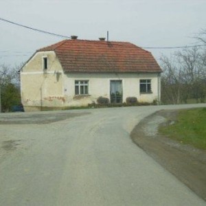 Kuća sa okućnicom, Vrtlinska