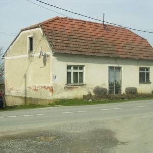 Kuća sa okućnicom, Vrtlinska