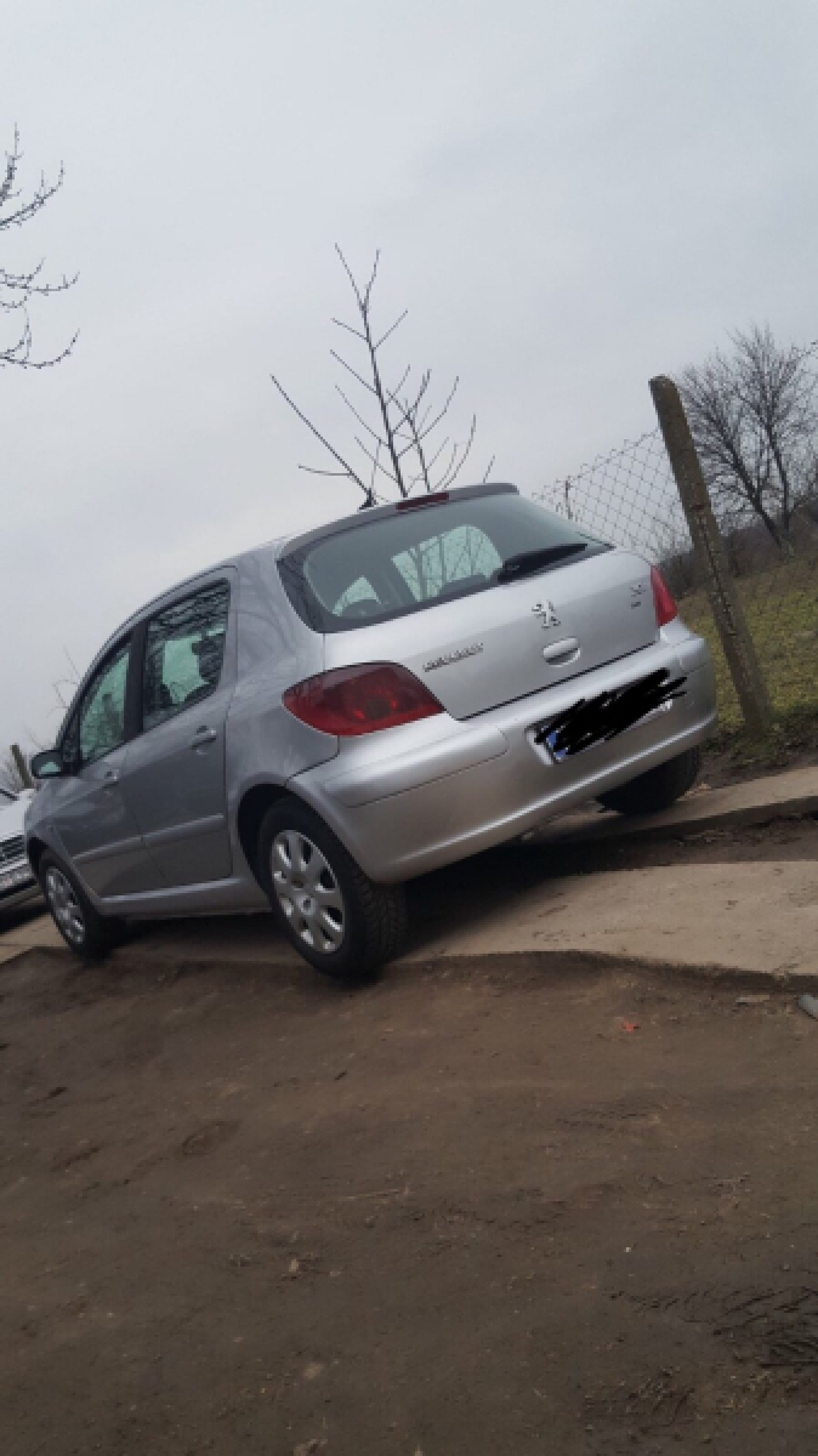 Peugeot 307 2,0 HDi 2001 go reg 11 mjesec moguća zamjena