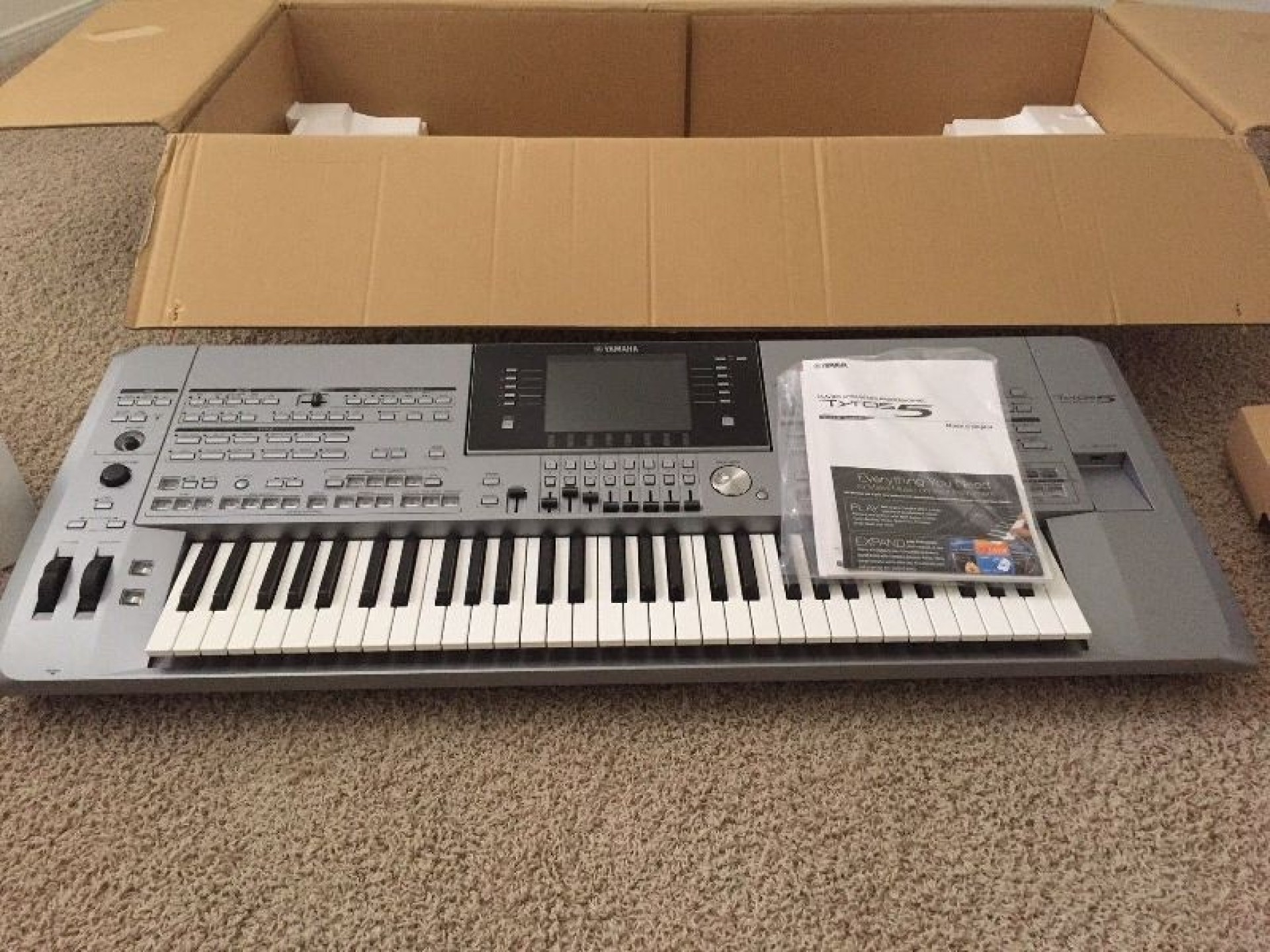 Yamaha PSR SX900, Korg Pa4X 76, Roland JUNO +1 825 994-3253