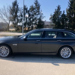 BMW530 XDRIVE LUXURY