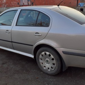 Prodajem auto