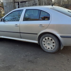 Prodajem auto