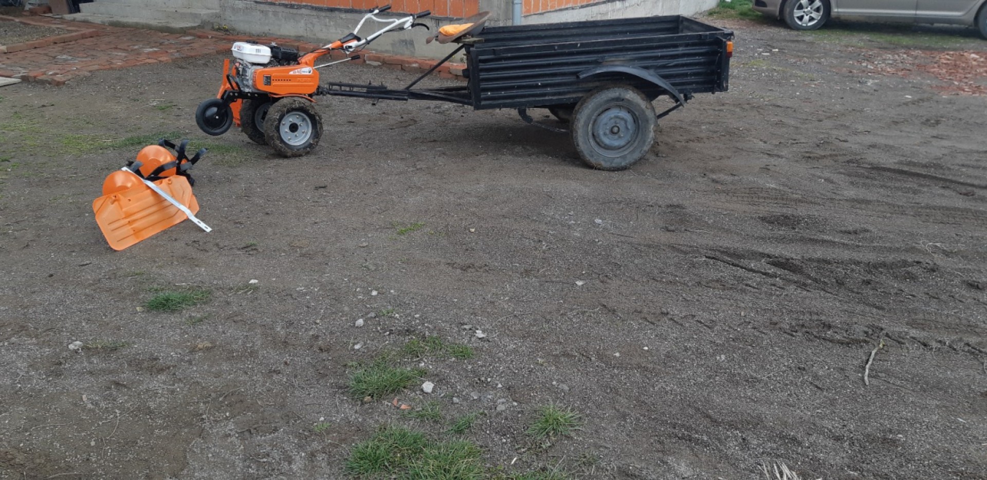 Prodajem NOVU frezu Ruris 7KS sa svim priključcima 4900kn