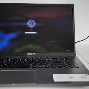 Asus Vivobook 15 | 15.6 | i5-8265U 1.6-3.9GHz | 20Gb | 256Gb | Win10
