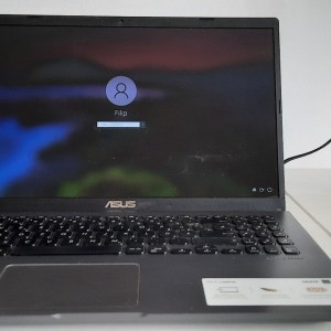 Asus Vivobook 15 | 15.6 | i5-8265U 1.6-3.9GHz | 20Gb | 256Gb | Win10