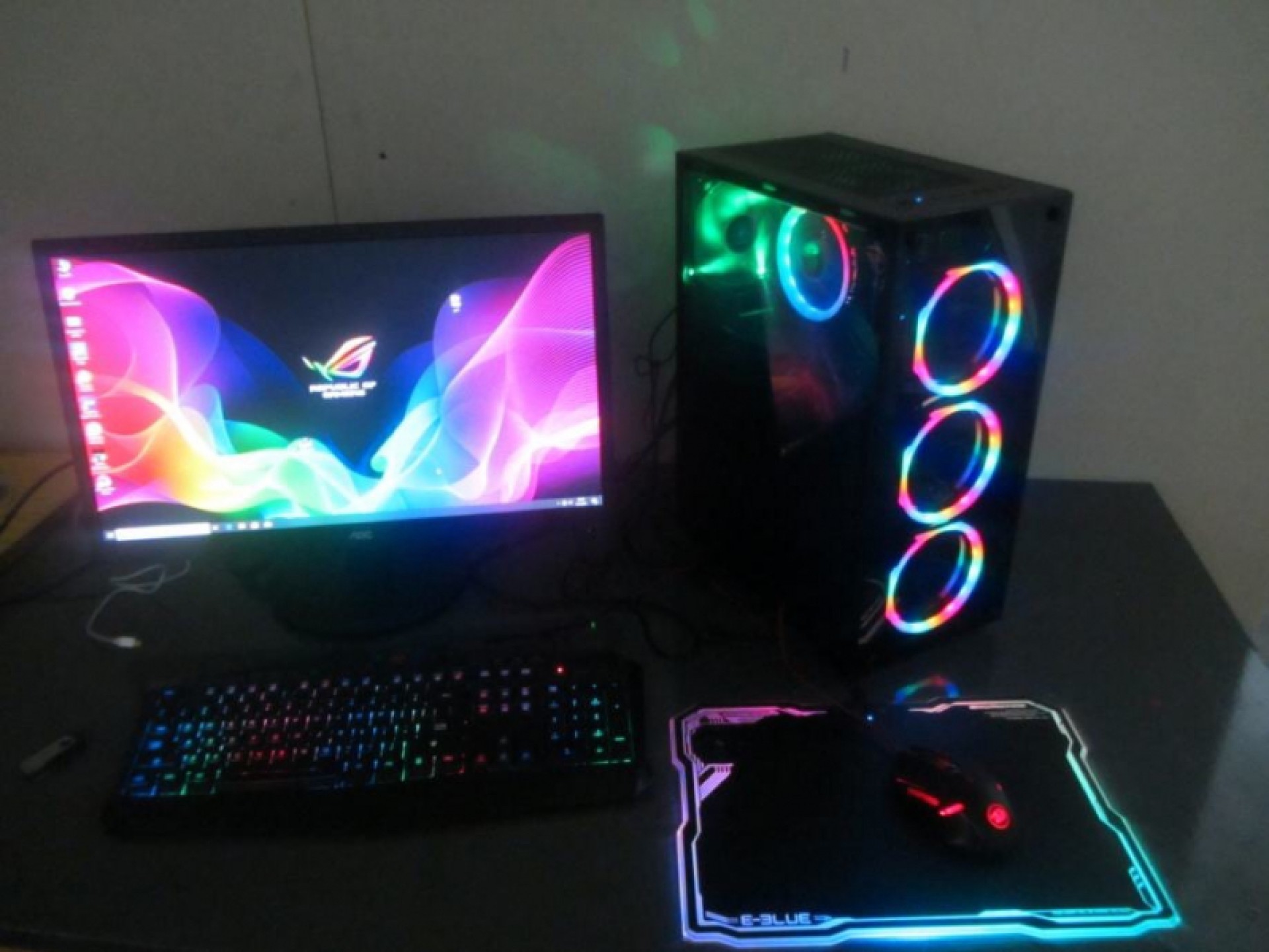 Gaming pc + monitor