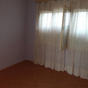 Kuća sa velikom okućnicom