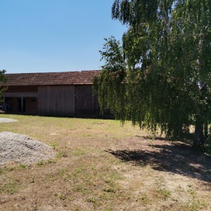Kuća sa velikom okućnicom