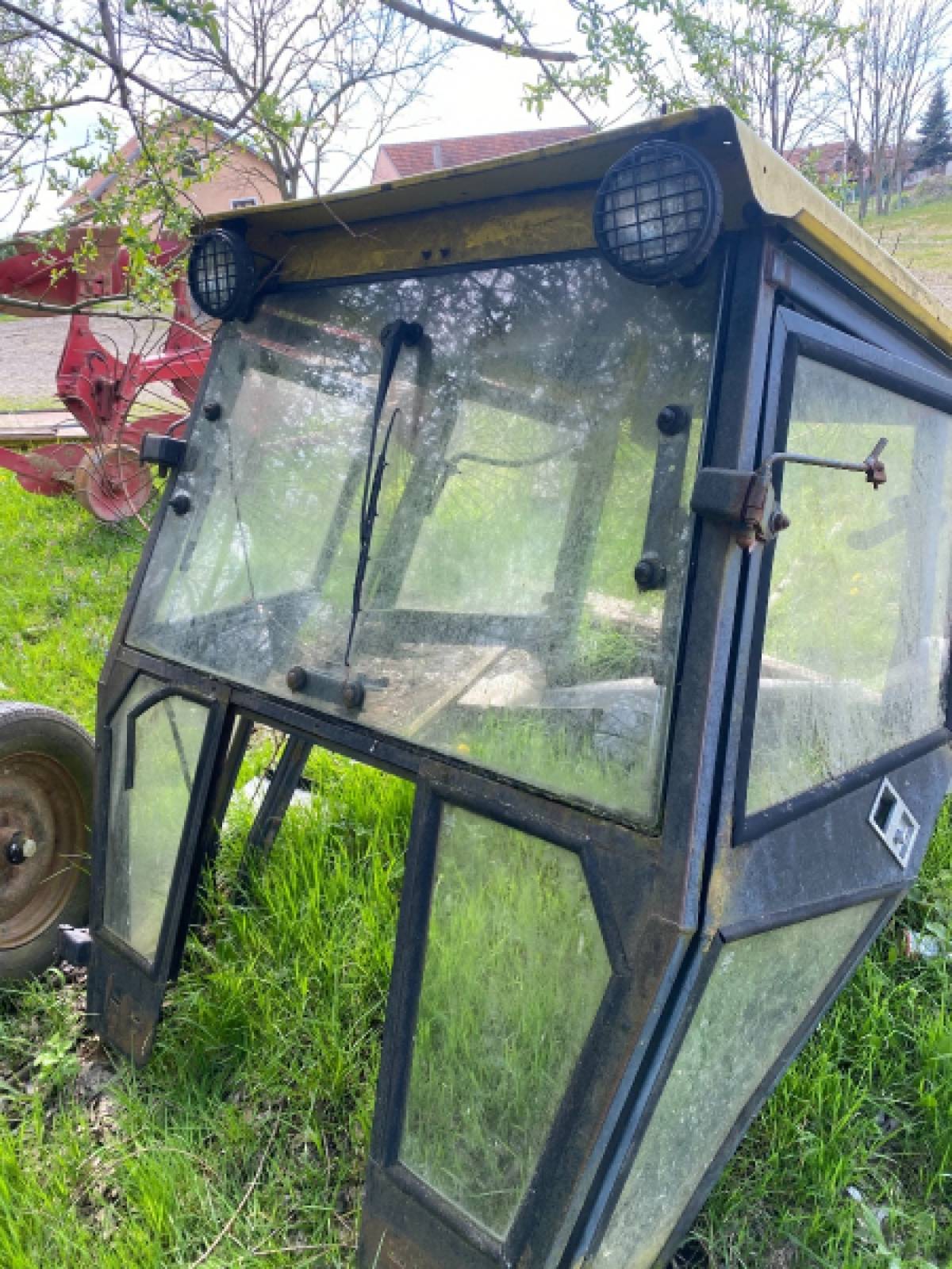 Kabina za traktor