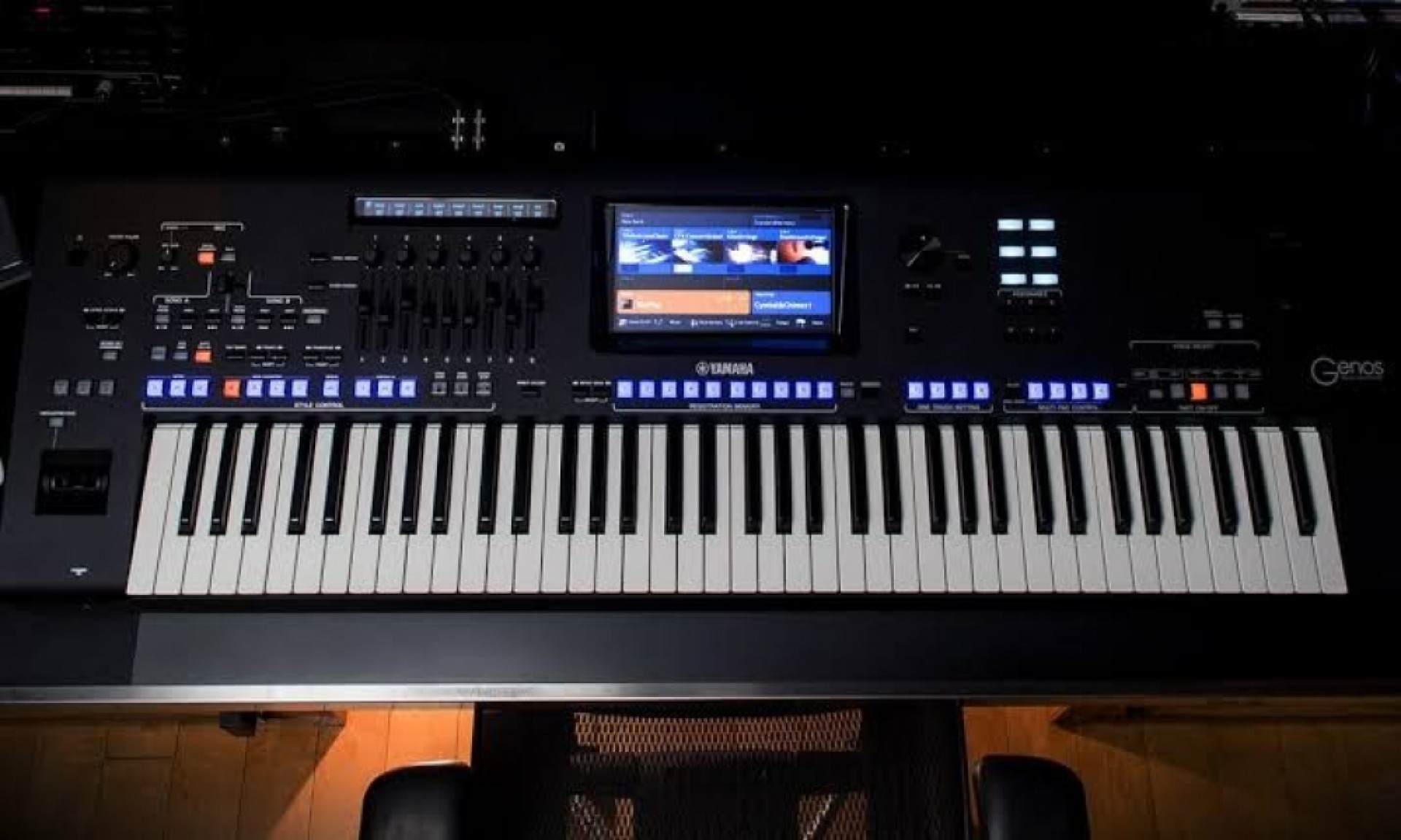 Yamaha Genos 76 keys / Korg Pa4x 76 keys