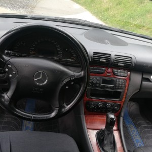 Prodajem Mercedes Benz c200 classic