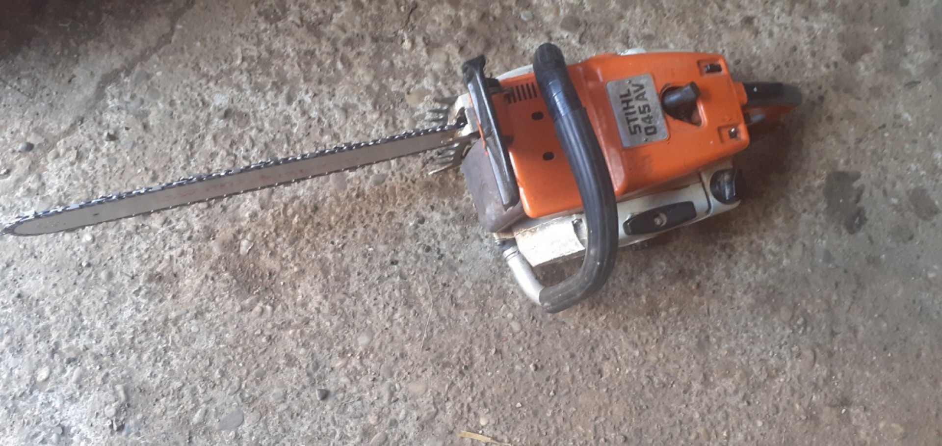 Prodajem 2 motorke i 1 flaksericu