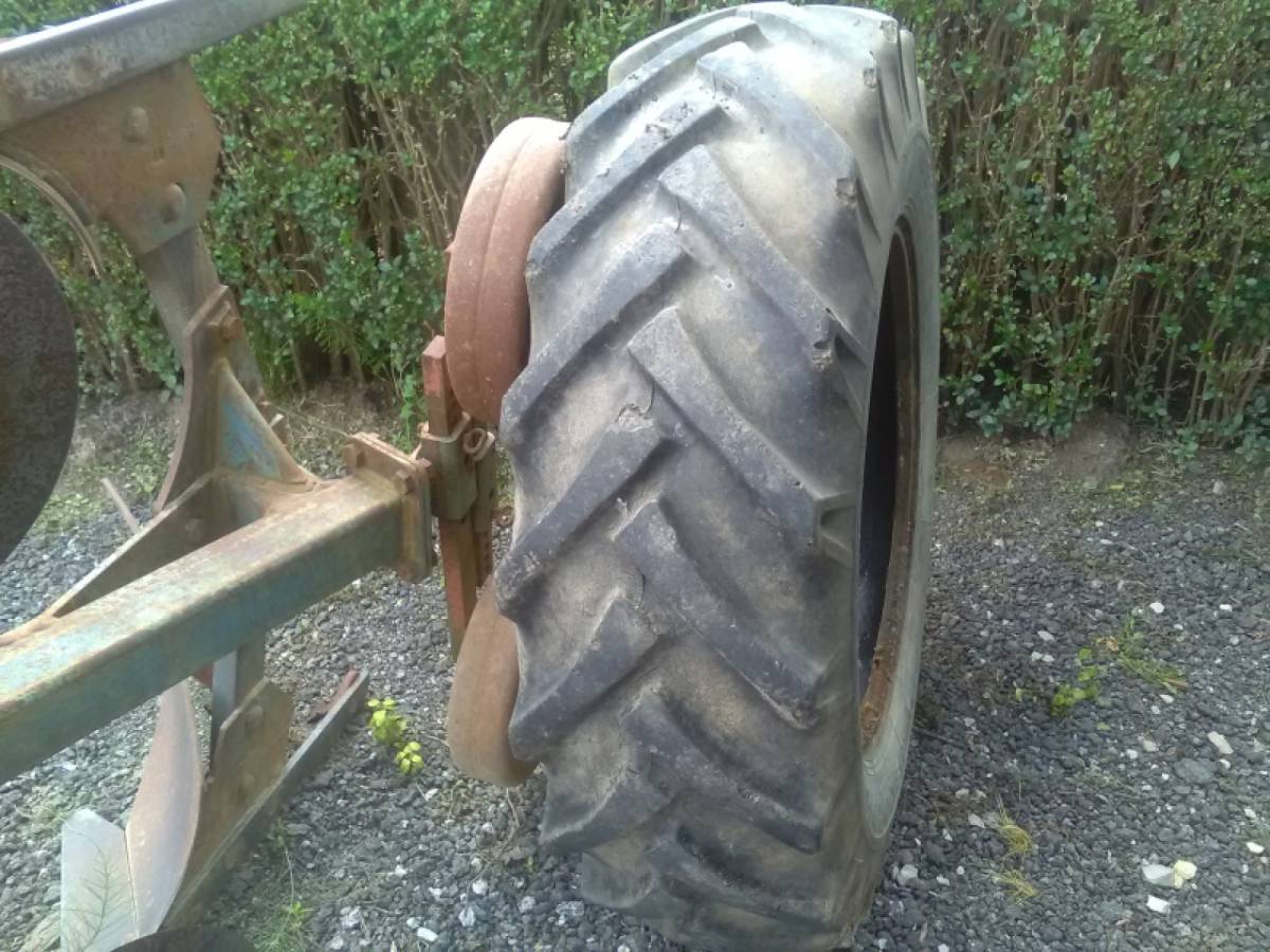Guma za traktor 14,9/13-28
