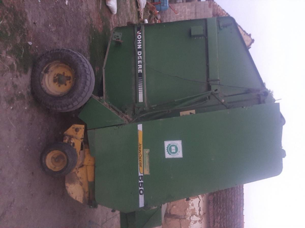 Balirka Johan Deere 550