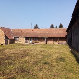 Kuća i okućnica