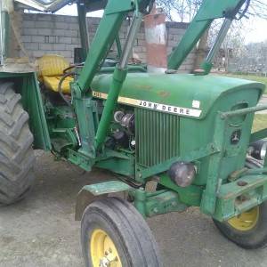 John DEERE 2030 sa utovarivacem