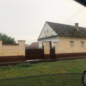 Kuca sa zemljistem 3998m2 Vođinci