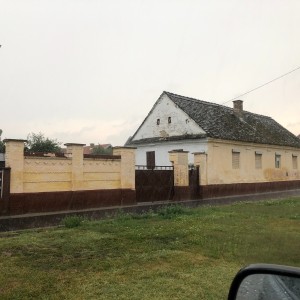 Kuca sa zemljistem 3998m2 Vođinci