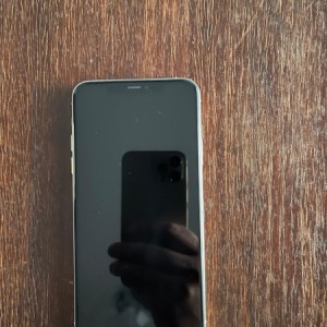 Iphone 11 pro max prodajem