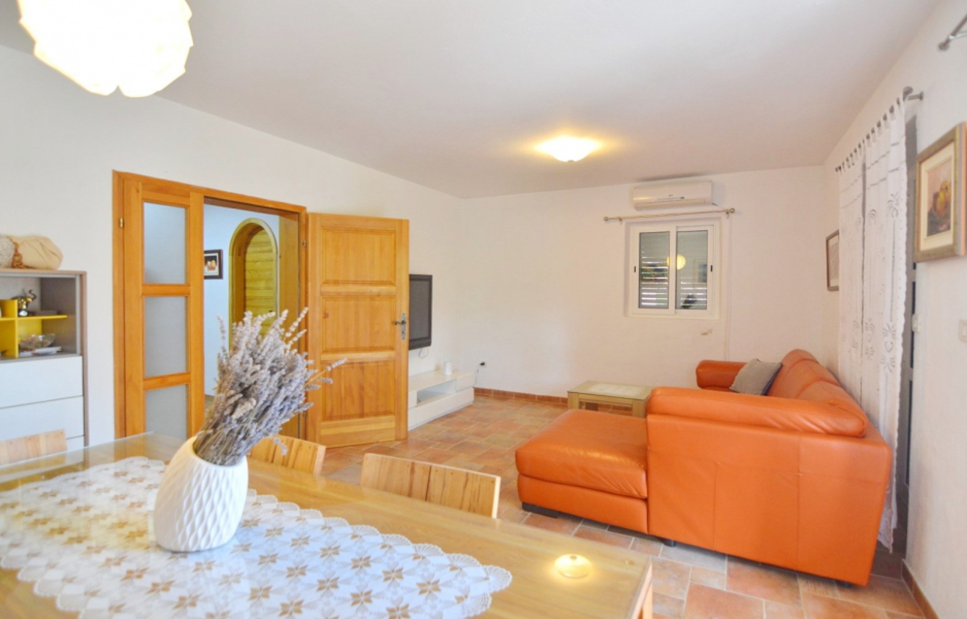 Kuća 120m2 s okućnicom, pogledom na more, 3 sobe, 3 kupaonice