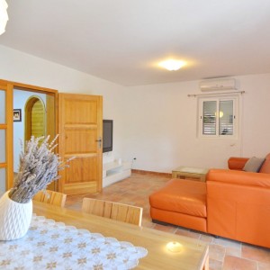 Kuća 120m2 s okućnicom, pogledom na more, 3 sobe, 3 kupaonice