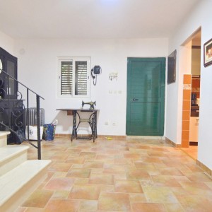 Kuća 120m2 s okućnicom, pogledom na more, 3 sobe, 3 kupaonice