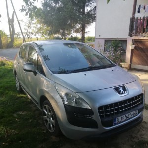 Prodajem automobil Peugeot 3008 1,6HDI