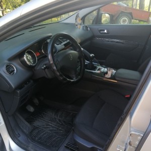 Prodajem automobil Peugeot 3008 1,6HDI