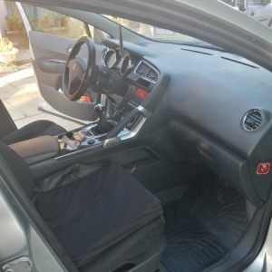 Prodajem automobil Peugeot 3008 1,6HDI