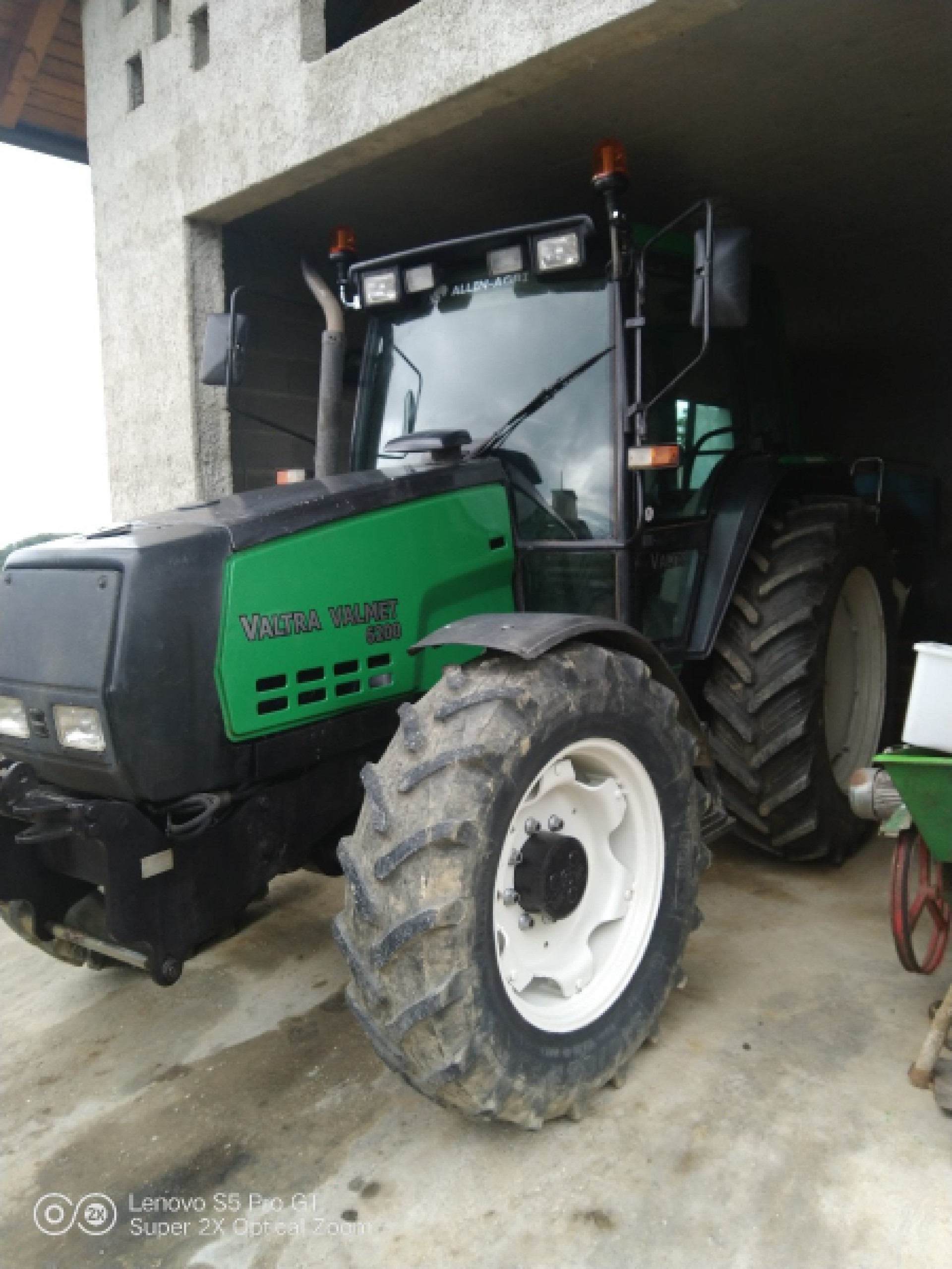 Valtra 6200