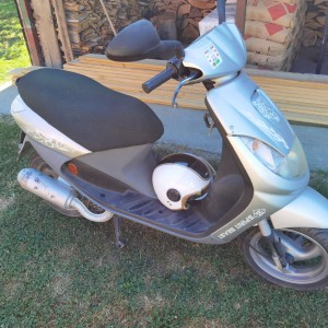 Peugeot vivacity 49 cm3, 2001 god.